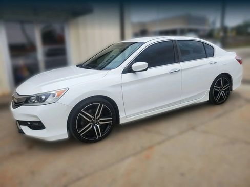 Used 2016 Honda Accord Sport image 7