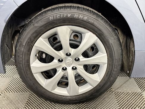 Used 2022 Toyota Corolla LE FWD image 31