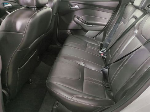 Used 2014 Ford Focus SE w/ Equipment Group 201A image 21