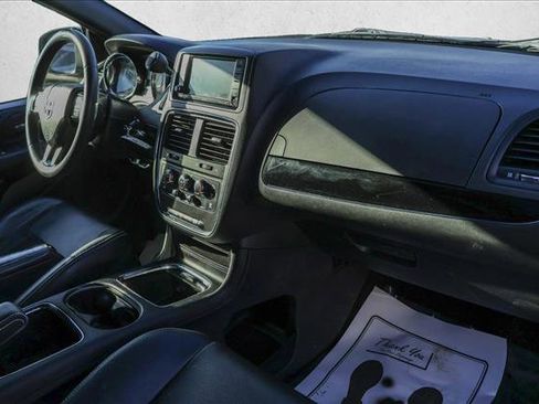 Used 2018 Dodge Grand Caravan SXT w/ Blacktop Package image 28