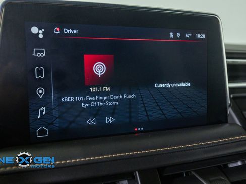 Used 2023 GMC Yukon XL AT4 w/ AT4 Premium Package AWD/4WD image 19