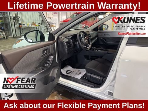 Used 2023 Nissan Rogue S image 20