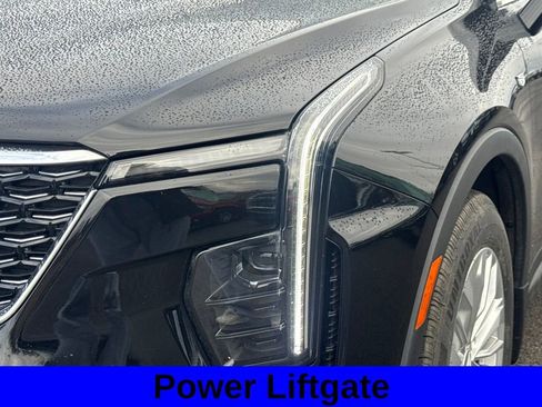 Used 2024 Cadillac XT4 Luxury w/ Cold Weather Package image 17