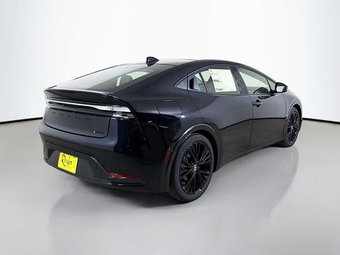 New 2026 Toyota Prius Plug-In Hybrid FWD image 5