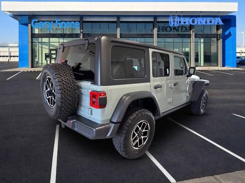Used 2024 Jeep Wrangler Unlimited Rubicon w/ Technology Group AWD/4WD image 2