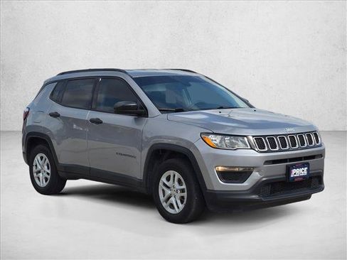 Used 2018 Jeep Compass Sport FWD image 3