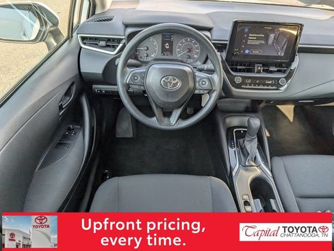 Used 2025 Toyota Corolla LE FWD image 11