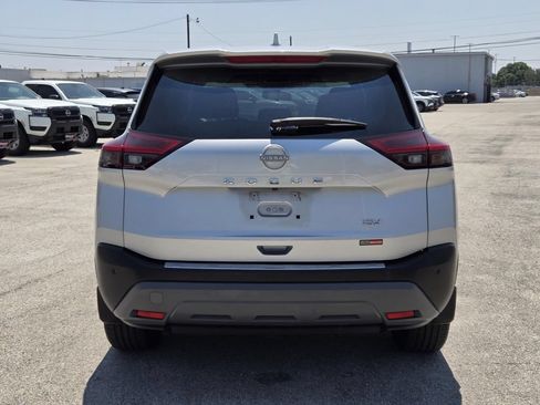 Certified 2023 Nissan Rogue SV FWD image 6