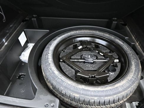 Used 2021 Chevrolet Blazer LT FWD image 26
