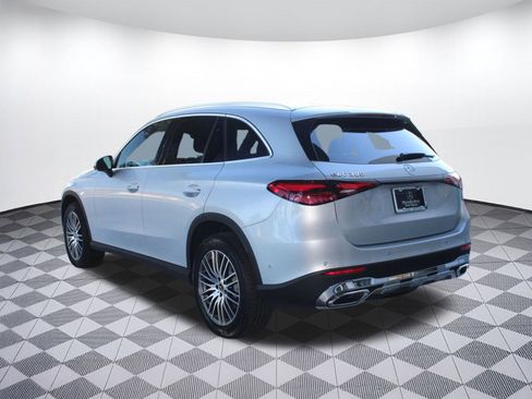 Used 2026 Mercedes-Benz GLC 300 image 3