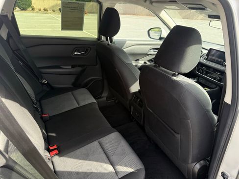 Used 2024 Nissan Rogue SV image 18