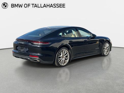 Used 2022 Porsche Panamera image 5