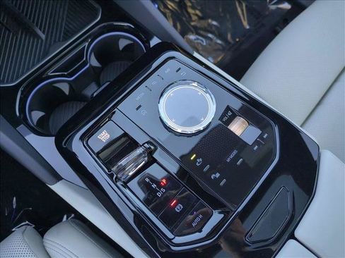 Certified 2026 BMW 550e xDrive AWD/4WD image 12