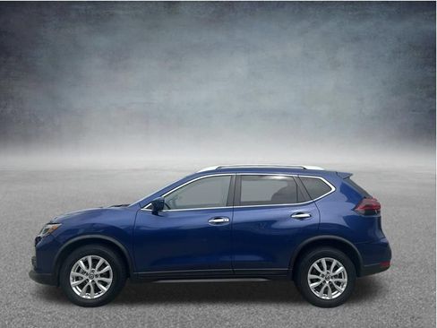 Used 2020 Nissan Rogue SV FWD image 2