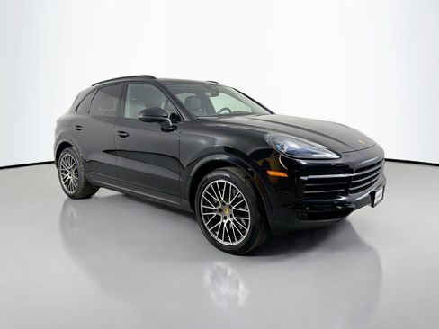 Certified 2023 Porsche Cayenne Platinum Edition image 36