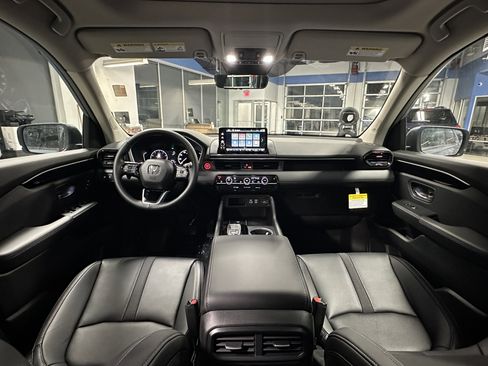 New 2025 Honda Pilot Touring image 22