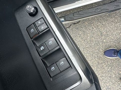 Certified 2018 Toyota Tacoma SR5 image 25