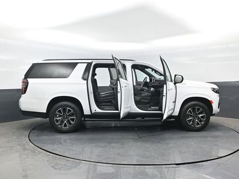 Used 2021 Chevrolet Suburban Z71 AWD/4WD image 28