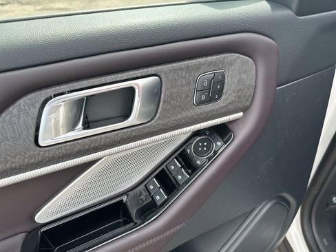 New 2026 Ford Explorer Platinum image 21