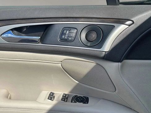 Used 2018 Lincoln MKZ Reserve FWD image 17