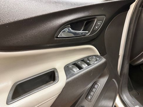 Used 2019 Chevrolet Equinox Premier FWD image 21