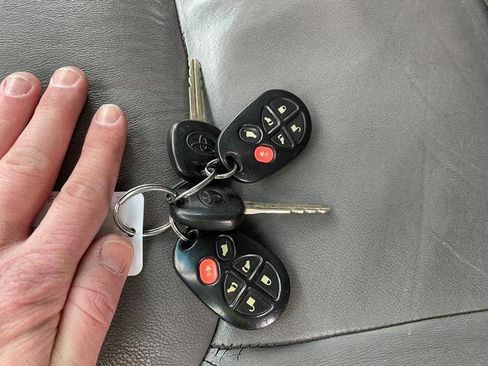 Used 2004 Toyota Sienna XLE image 45