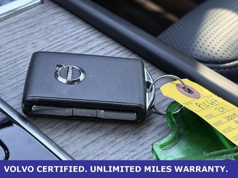 Certified 2024 Volvo XC90 B6 Ultimate w/ Lounge Package image 38