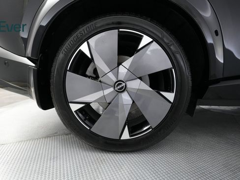 Used 2024 Nissan Ariya Platinum + image 17