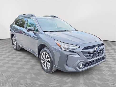 Certified 2025 Subaru Outback Premium w/ Popular Package #1A image 3