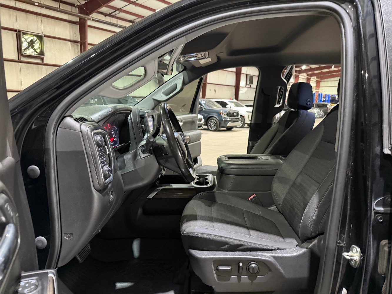 Used 2020 Chevrolet Silverado 1500 LT Trail Boss AWD/4WD image 13