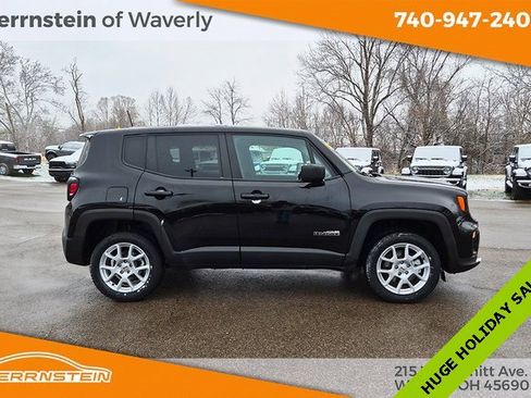 Used 2023 Jeep Renegade Latitude image 28
