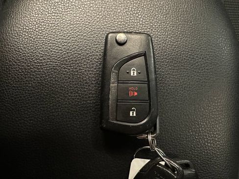 Used 2019 Toyota RAV4 LE w/ All Weather Liner Package AWD/4WD image 17