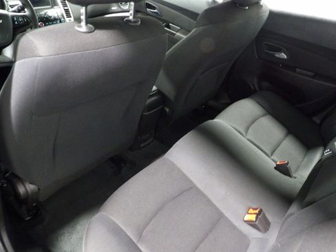 Used 2016 Chevrolet Cruze LT image 8