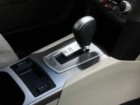 Used 2014 Subaru Outback 2.5i Premium AWD/4WD image 19