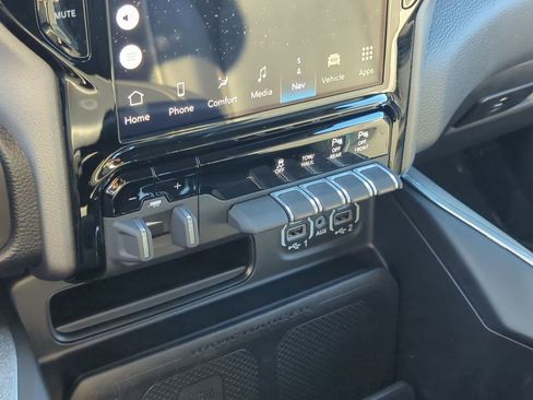 Certified 2022 RAM 1500 Laramie image 24