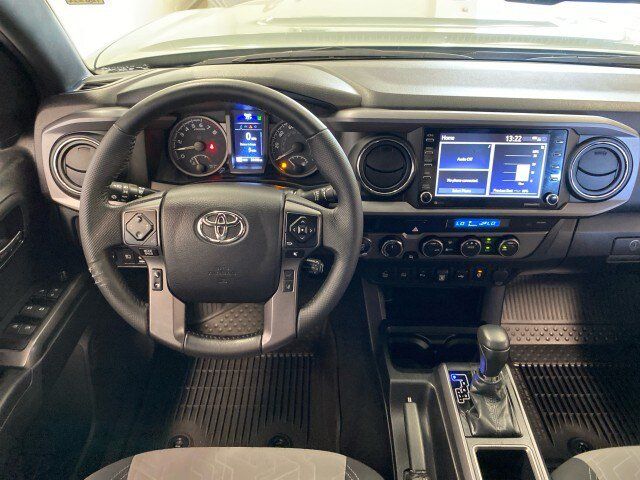 Used 2023 Toyota Tacoma TRD Sport w/ Technology Package AWD/4WD image 14