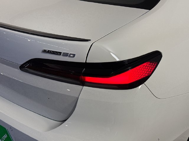 Used 2025 BMW i7 eDrive50 w/ M Sport Package RWD image 33