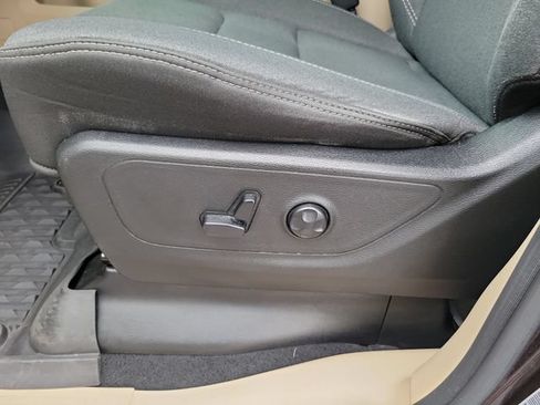 Used 2019 RAM 1500 Big Horn RWD image 17
