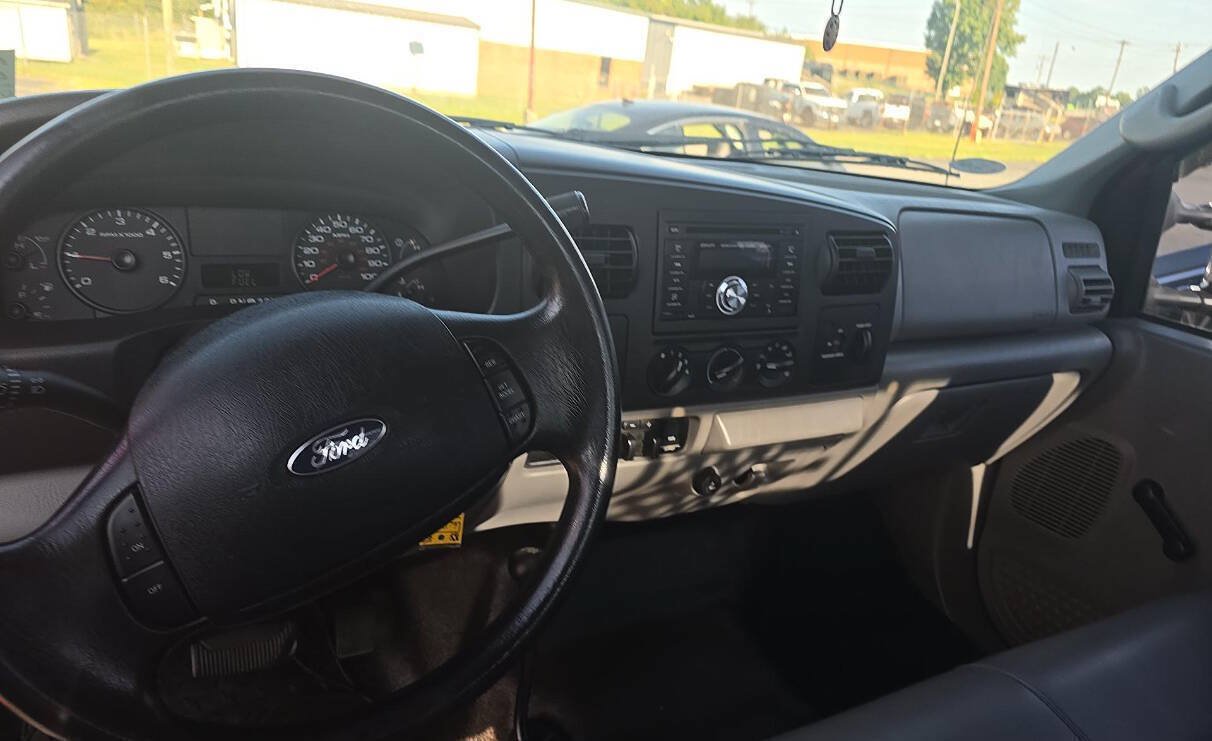 Used 2006 Ford F250 XL AWD/4WD image 8