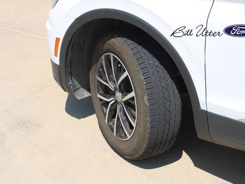 Used 2021 Volkswagen Tiguan SE FWD image 9