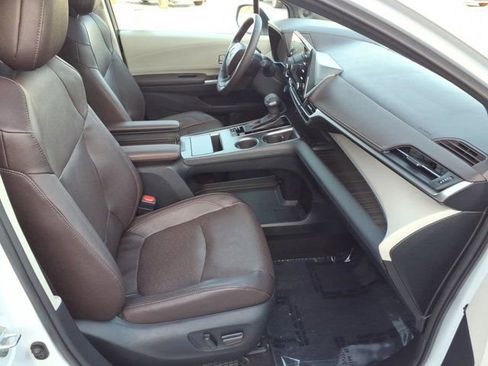 Used 2021 Toyota Sienna Platinum image 16