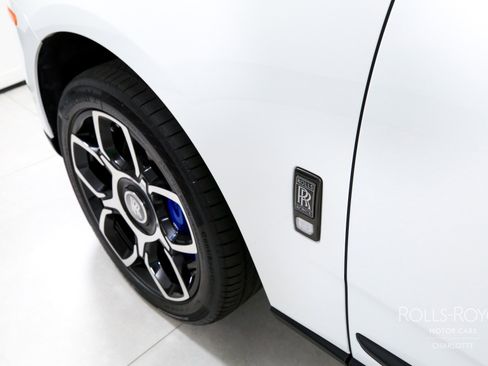 Used 2024 Rolls-Royce Cullinan Black Badge image 47