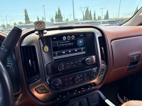 Used 2015 Chevrolet Silverado 1500 High Country w/ High Country Premium Package AWD/4WD image 3