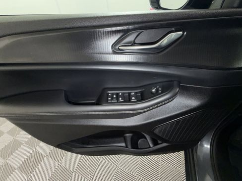 Used 2025 Jeep Grand Cherokee Altitude image 15