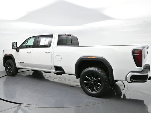 Used 2024 GMC Sierra 2500 AT4 w/ Technology Package AWD/4WD image 5