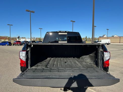Used 2020 Nissan Titan SV w/ SV Convenience Package image 8