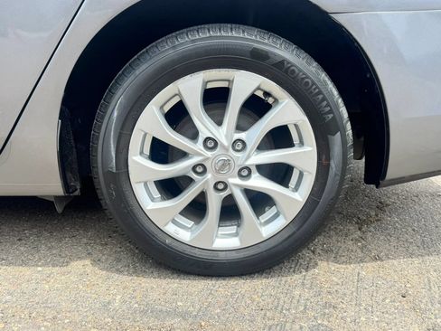 Used 2017 Nissan Sentra SV w/ Style Package FWD image 13