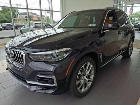 Used 2023 BMW X5 xDrive40i w/ Premium Package AWD/4WD image 3