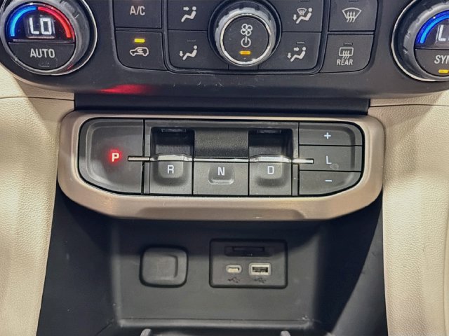 Certified 2022 GMC Acadia Denali w/ Denali Ultimate Package AWD/4WD image 16