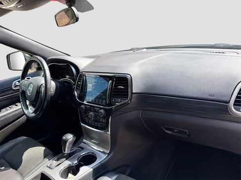 Used 2021 Jeep Grand Cherokee Laredo X image 27